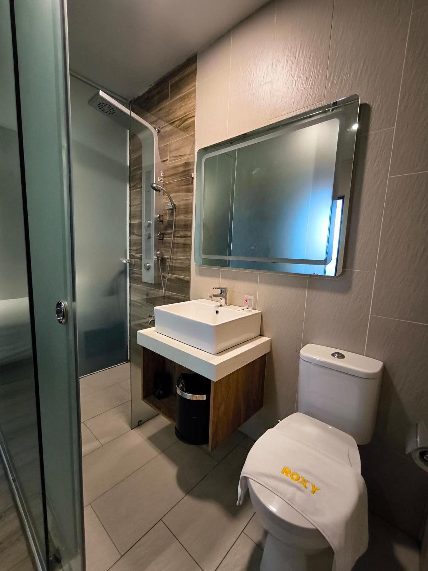 Roxy Hotel Padungan Kuching Exterior photo