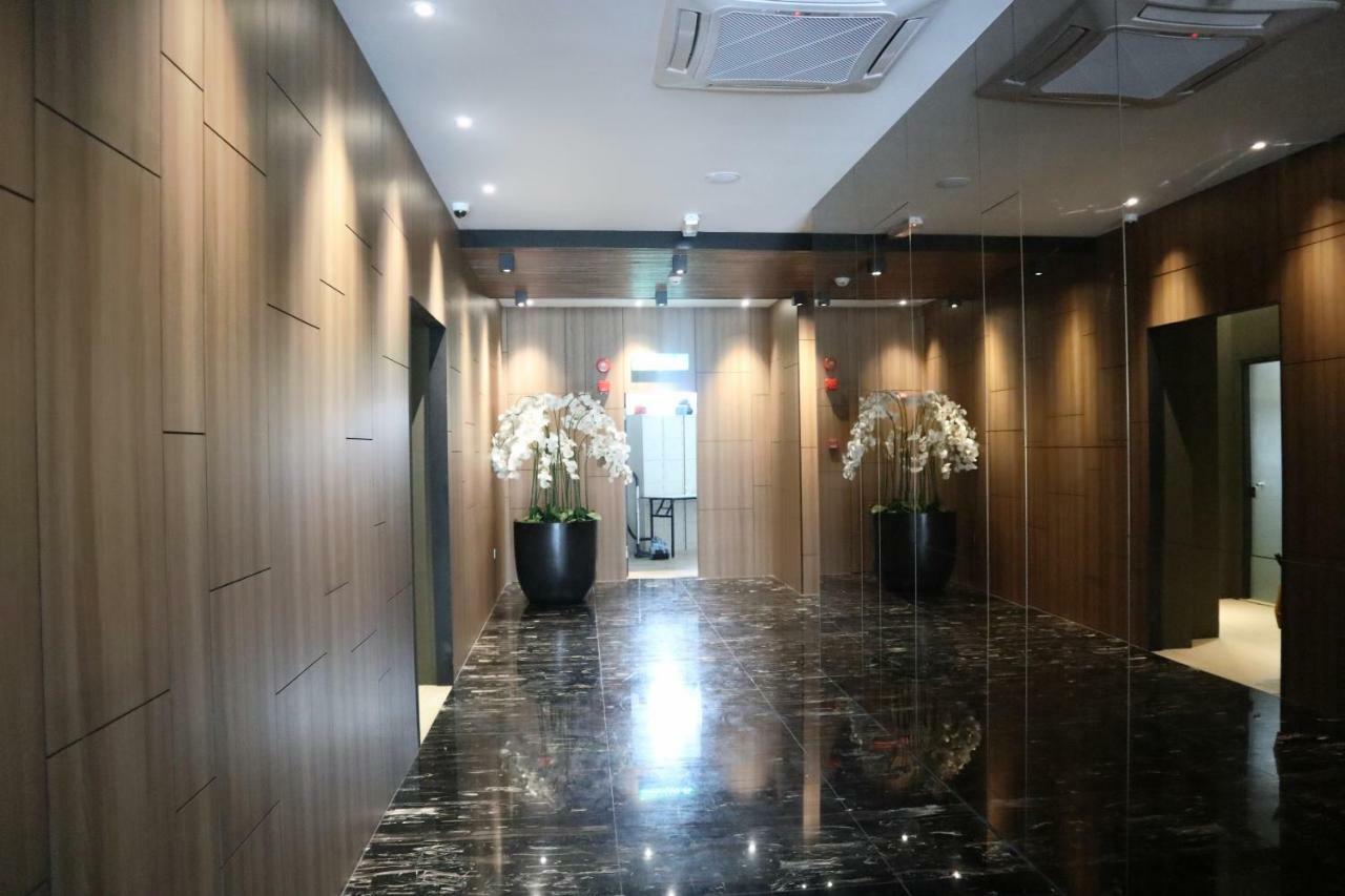Roxy Hotel Padungan Kuching Exterior photo