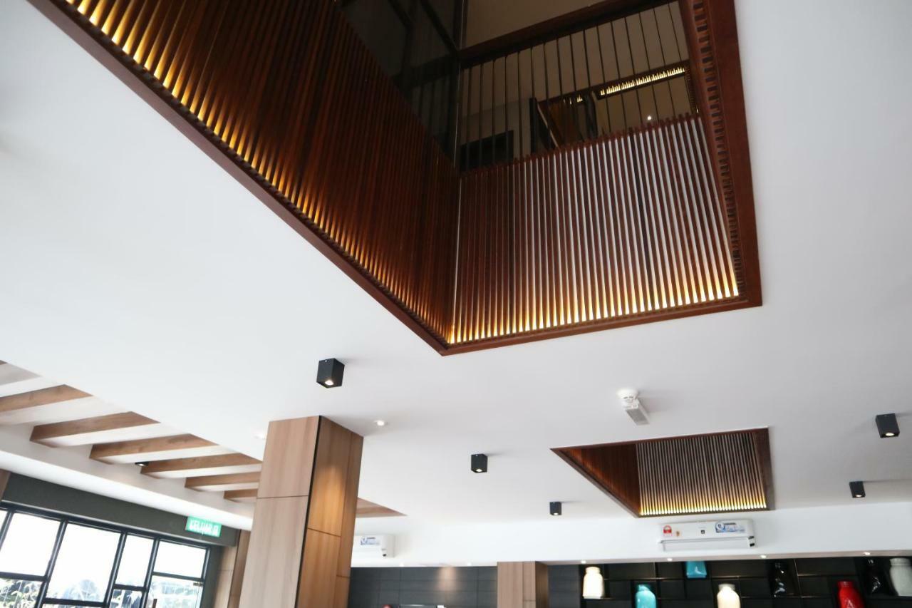 Roxy Hotel Padungan Kuching Exterior photo