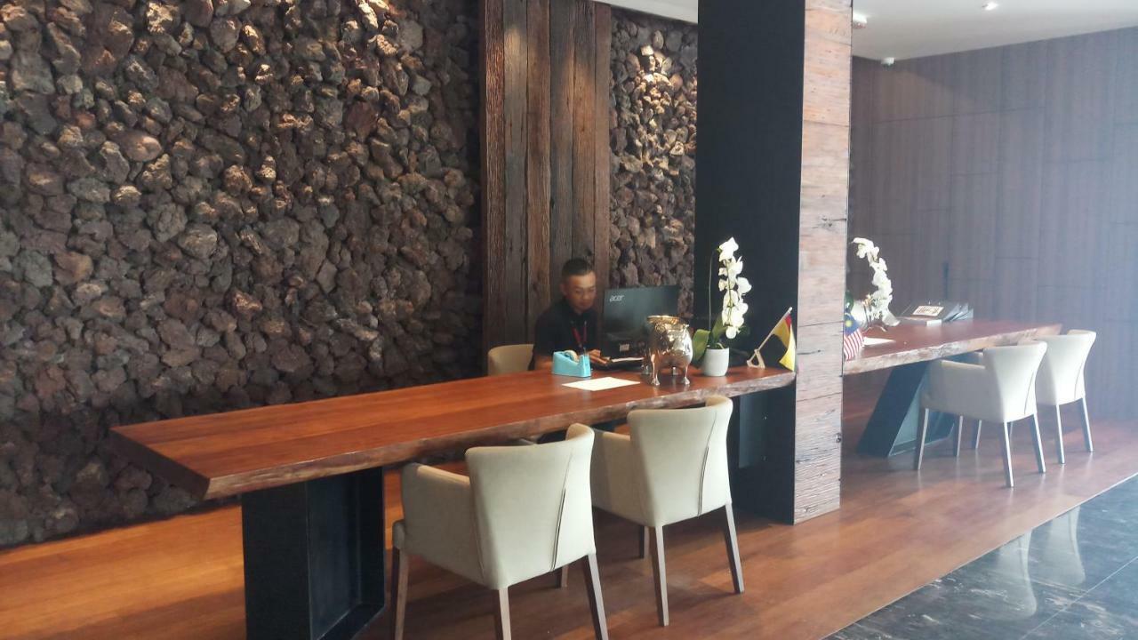 Roxy Hotel Padungan Kuching Exterior photo