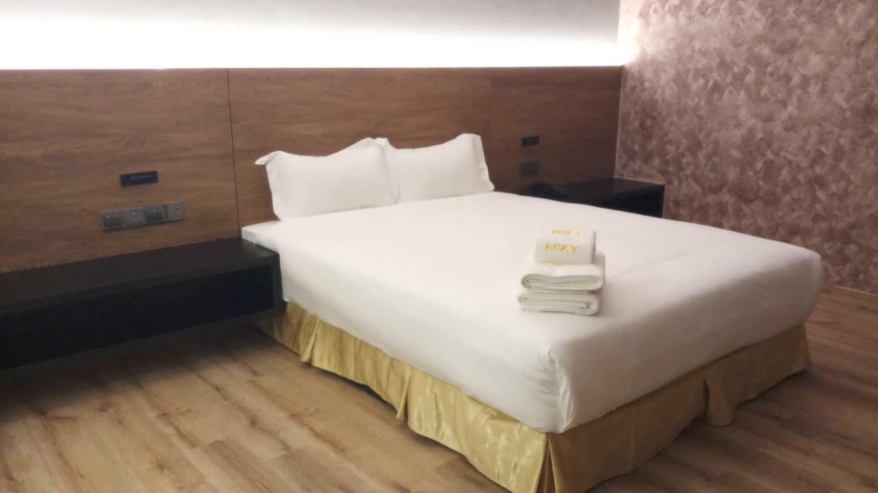 Roxy Hotel Padungan Kuching Exterior photo