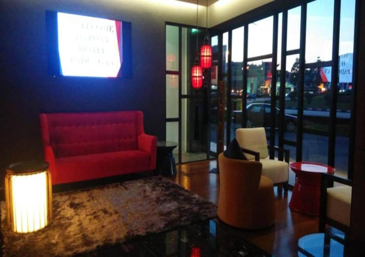 Roxy Hotel Padungan Kuching Exterior photo